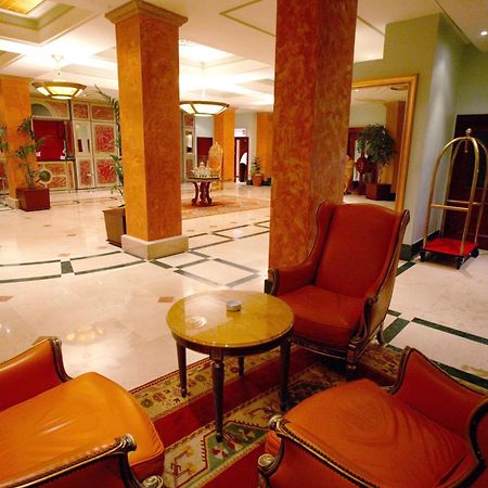 Hotel Intourist Palace Batumi Eksteriør bilde