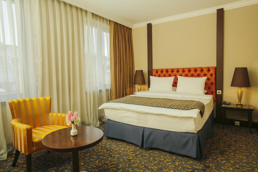 Hotel Intourist Palace Batumi Eksteriør bilde