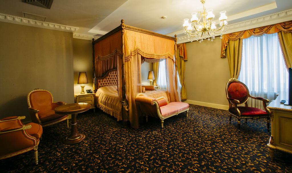 Hotel Intourist Palace Batumi Eksteriør bilde