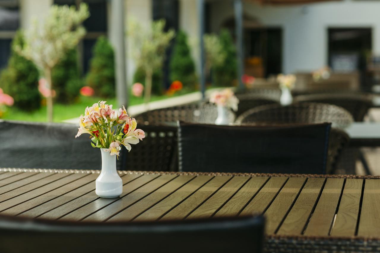 Hotel Intourist Palace Batumi Eksteriør bilde