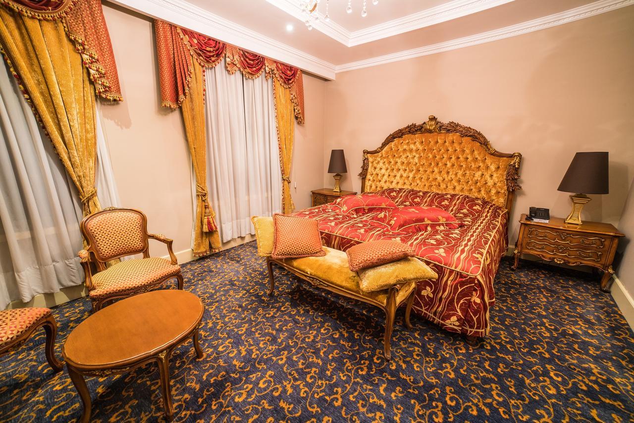 Hotel Intourist Palace Batumi Eksteriør bilde