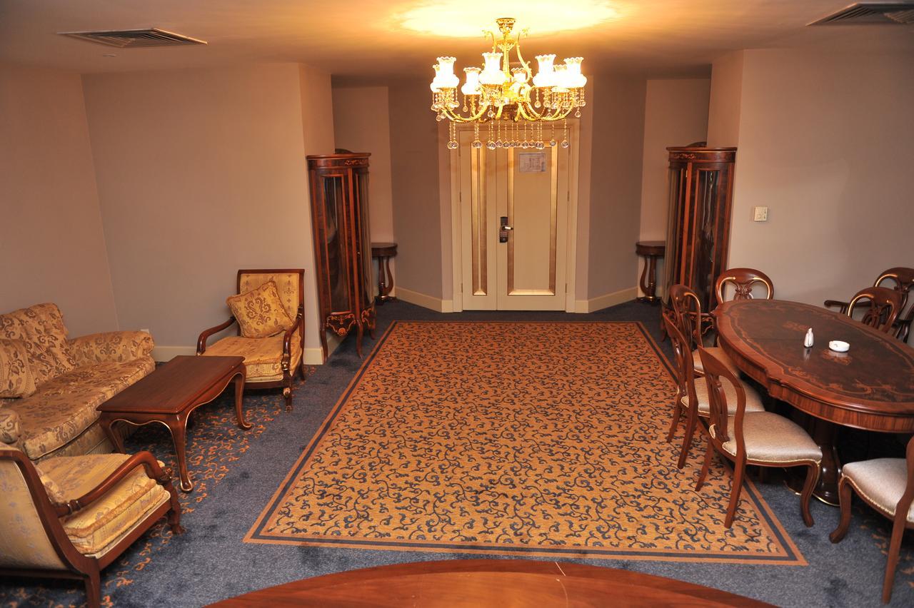 Hotel Intourist Palace Batumi Rom bilde