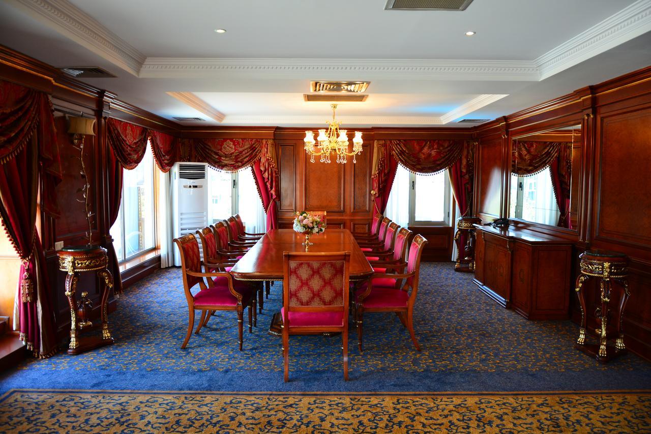 Hotel Intourist Palace Batumi Eksteriør bilde