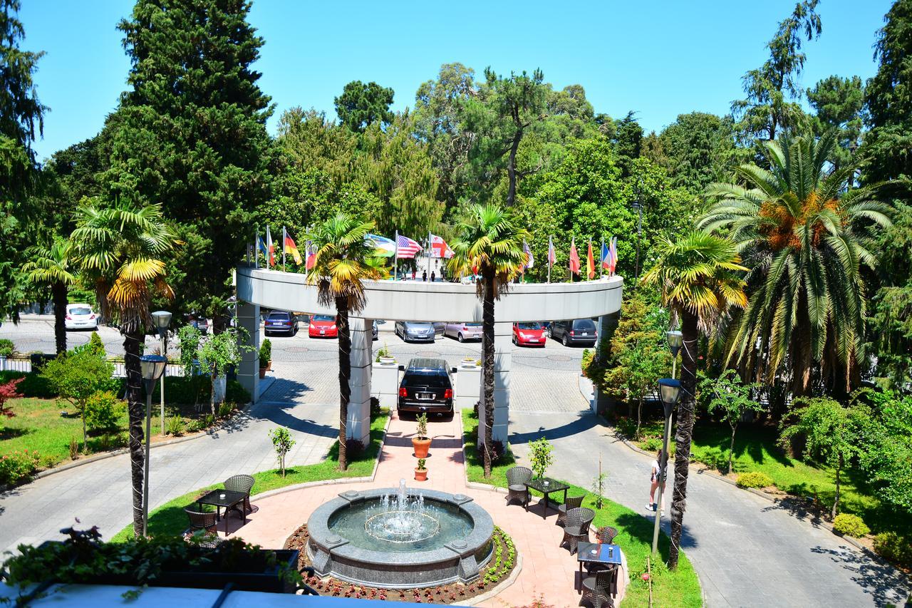 Hotel Intourist Palace Batumi Eksteriør bilde