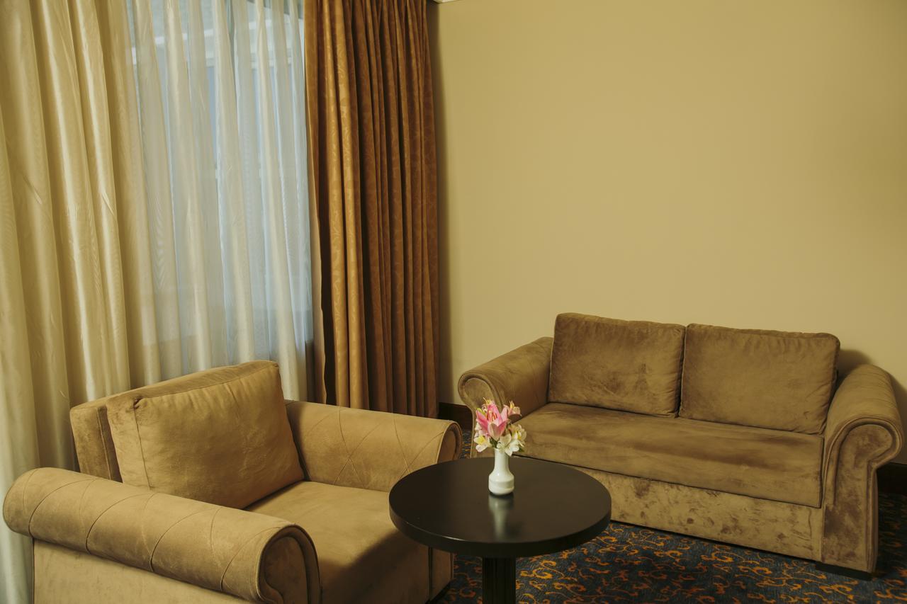 Hotel Intourist Palace Batumi Eksteriør bilde